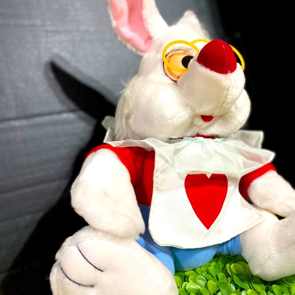 WALT DISNEY EXCLUSIVE NWT ALICE IN WONDERLAND VINTAGE WHITE RABBIT PLUSH 15” - Picture 8 of 16